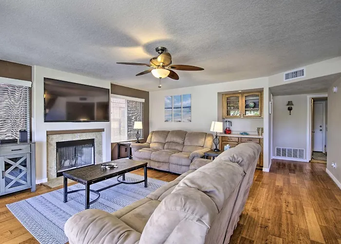 Boat Dock, Game Room! Lakefront Glendale Getaway Peoria