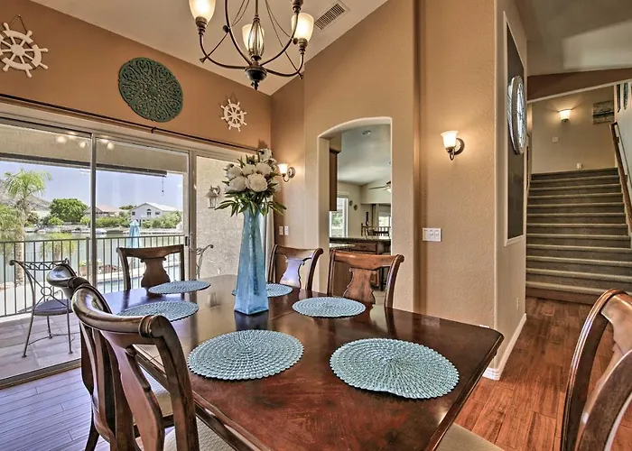 Boat Dock, Game Room! Lakefront Glendale Getaway * Peoria