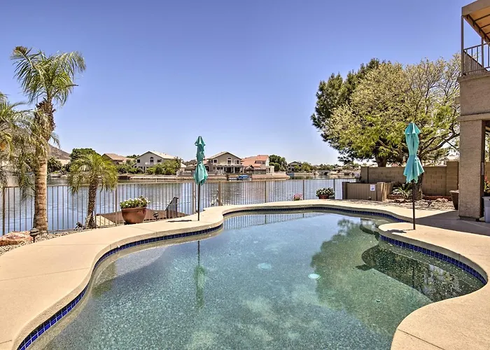 Holiday home Boat Dock, Game Room! Lakefront Glendale Getaway *
