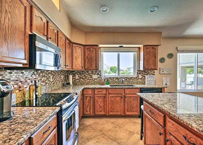 Holiday home Boat Dock, Game Room! Lakefront Glendale Getaway