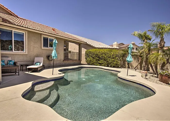 Boat Dock, Game Room! Lakefront Glendale Getaway Holiday home Peoria