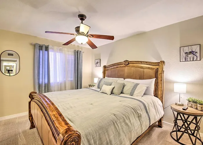 Boat Dock, Game Room! Lakefront Glendale Getaway Peoria