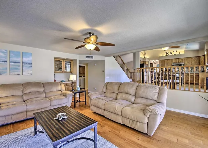 Boat Dock, Game Room! Lakefront Glendale Getaway * Peoria