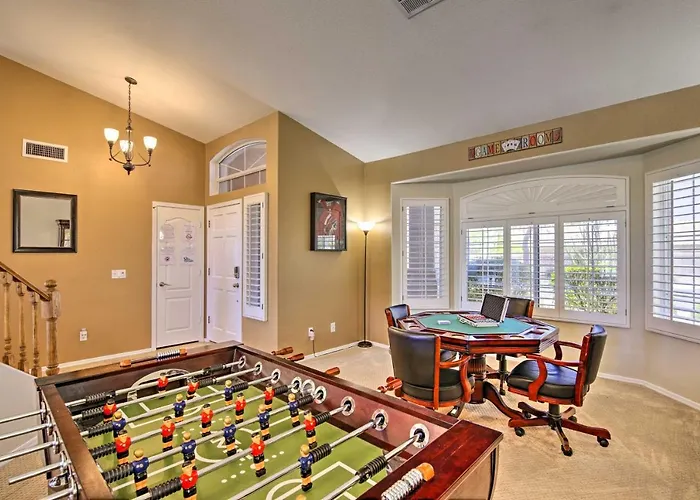 Boat Dock, Game Room! Lakefront Glendale Getaway Peoria