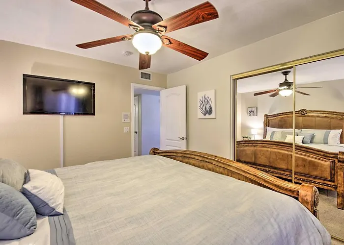 Boat Dock, Game Room! Lakefront Glendale Getaway Peoria